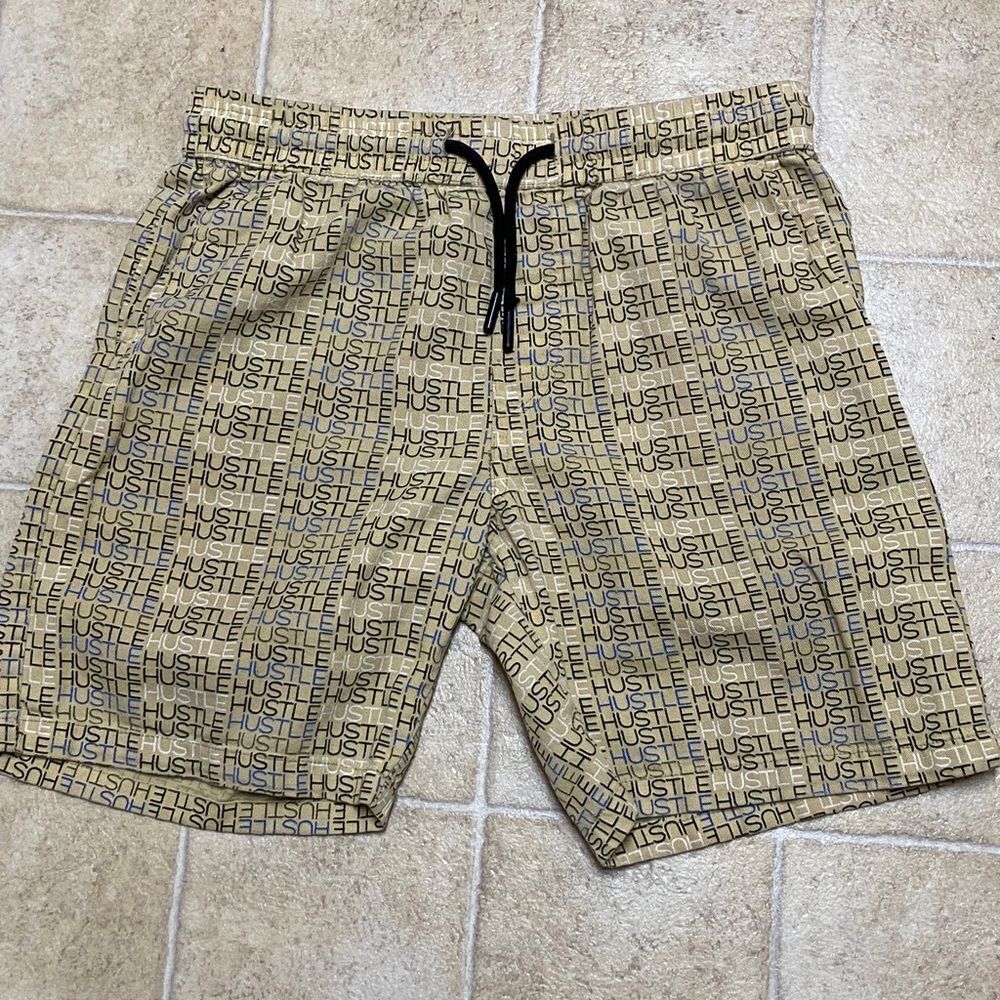 Craft+Flow Tan 'Hustle' Print Shorts Size 14